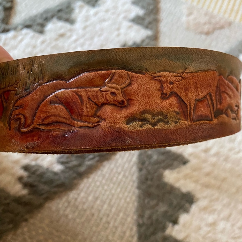 Vintage Handmade Carved Prairie Scene Leather Belt